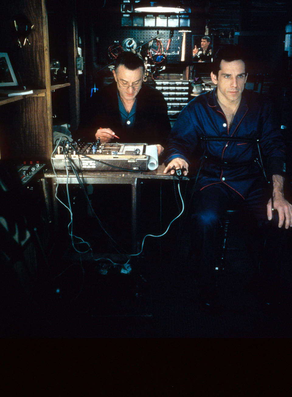 Robert De Niro giving Ben Stiller lie detector test in a scene from the film 'Meet The Parents', 2000. (Photo by Universal/Getty Images)