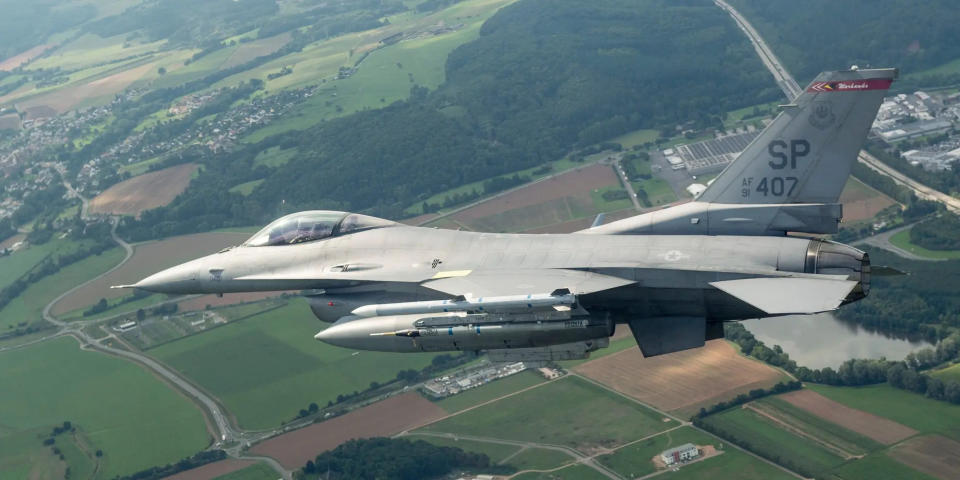 Eine F-16 Fighting Falcon der U.S. Air Force in einem Trainingsflug über Deutschland. - Copyright: US Air Force/Jason Robertson/Released