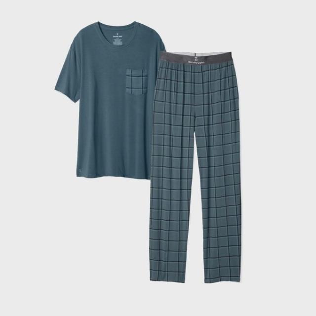 25 Best Men's Pajamas for the Most Comfortable Night's Sleep