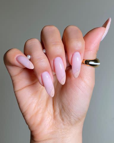 <p>Instagram: <a href="https://www.instagram.com/sansungnails/" data-component="link" data-source="inlineLink" data-type="externalLink" data-ordinal="1">@sansungnails</a></p>