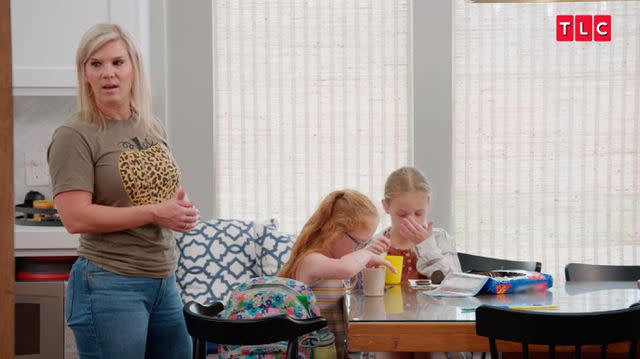 <p>TLC</p> Aunt Kiki with Riley and Olivia Busby on TLC's 'OutDaughtered'