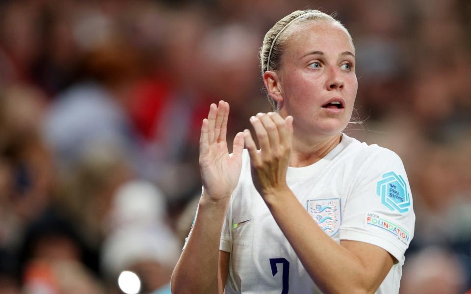 Group A - England v Austria - Old Trafford, Manchester, Britain - July 6, 2022 England's Beth Mead applauds fans after being substituted - England v Austria Euro 2022 player ratings: Beth Mead stars but two Lionesses fail to live up to hype - REUTERS