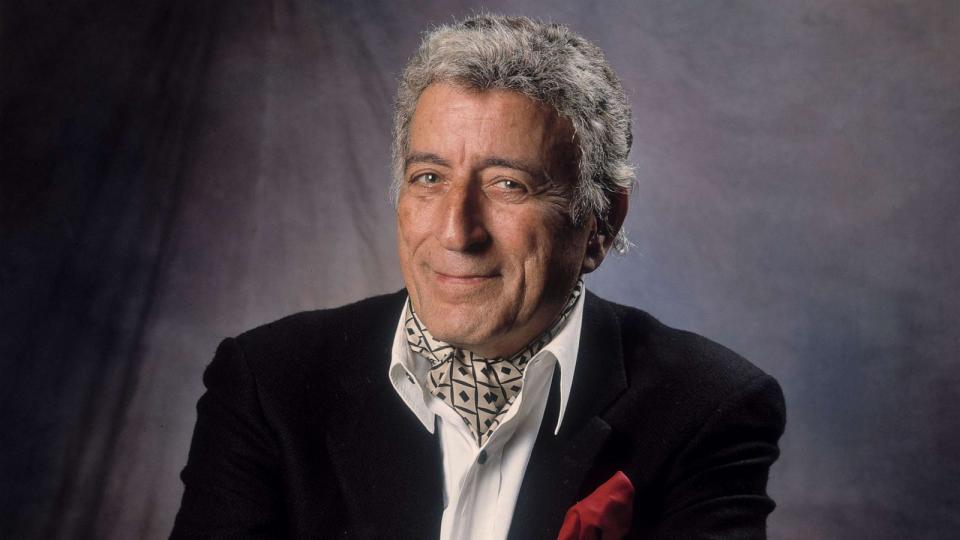 PHOTO: Tony Bennett in Chicago, Dec.12, 1992. (Paul Natkin/Getty Images, FILE)