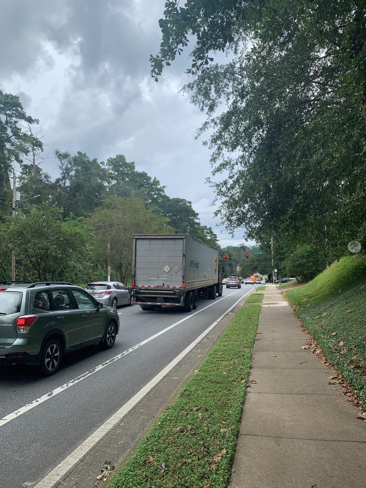 Thomasville Road heading north toward Woodgate Way