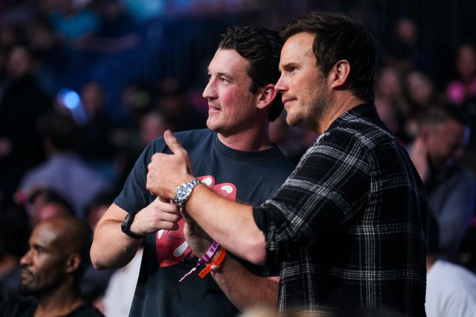 Chris Pratt was Octagonside from the first fight at UFC 276.