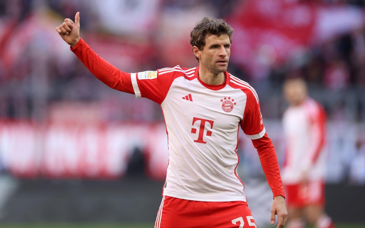 Am Mittwoch trifft der FC Bayern München mit Thomas Müller im Achtelfinale der Champions League auf Lazio Rom. Die Partie läuft exklusiv bei DAZN. (Bild: Getty Images / Alexander Hassenstein)