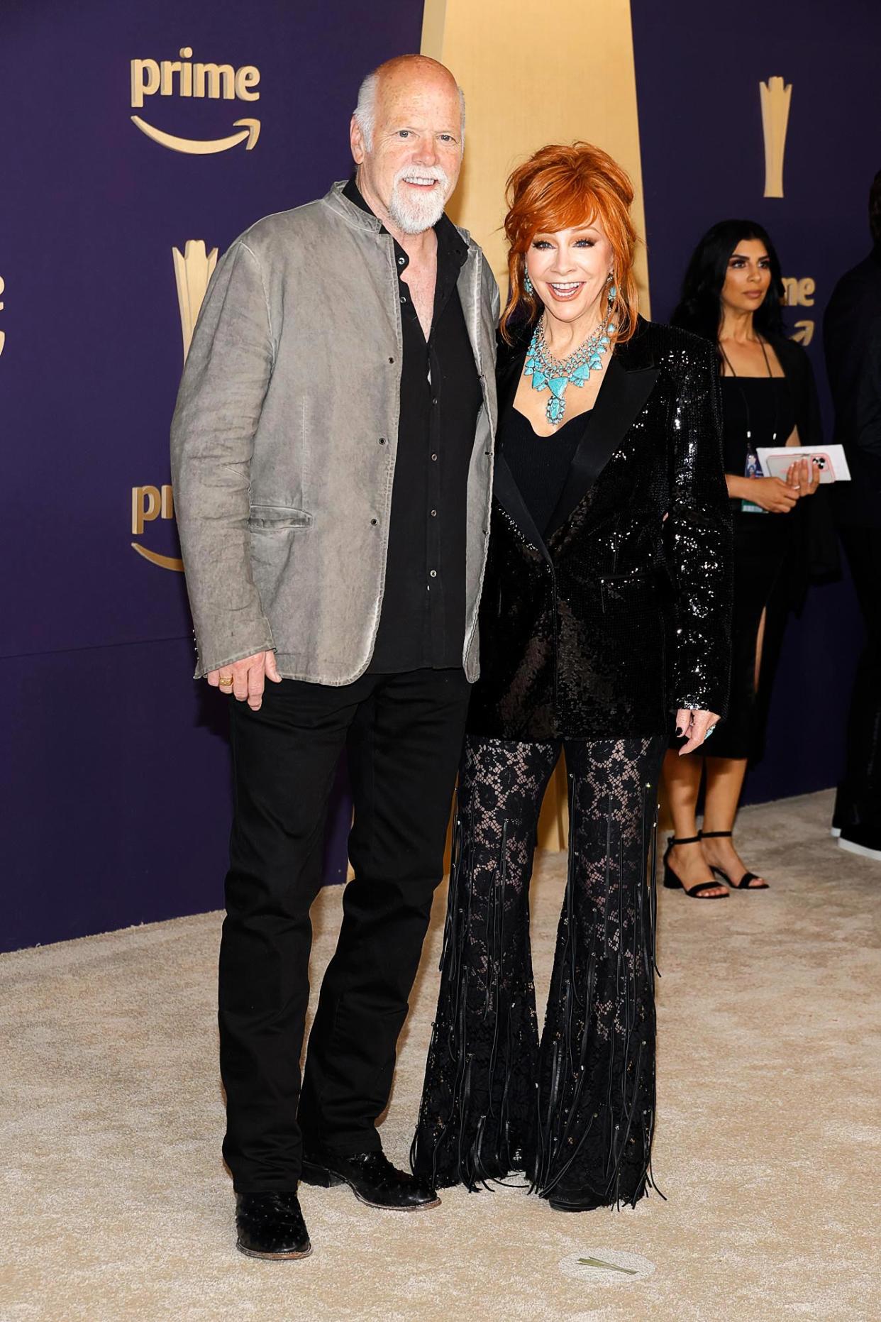 Reba McEntire and Boyfriend Rex Linn Stay Close on the 2024 ACM Awards Red Carpet 212