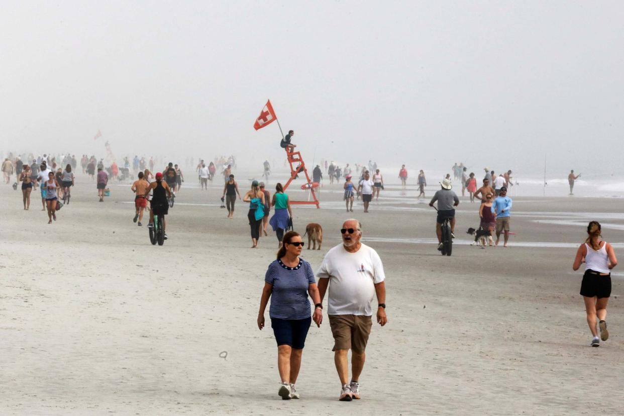 New coronavirus infections around Jacksonville Beach cause more business closures: REUTERS