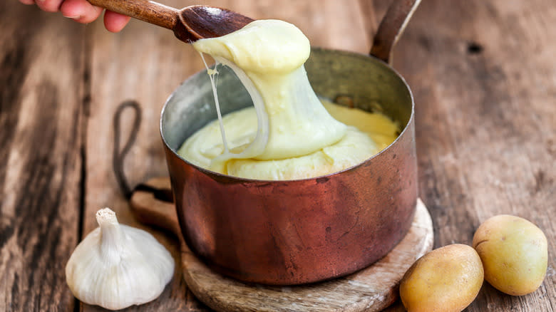 Pommes aligot in pot