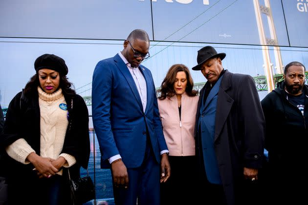Whitmer prays alongside Gilchrist, left, and Rev. Dr. Curtis C. Williams, right, at the conclusion of a campaign kickoff event in Detroit on Oct. 21. (Photo: (Brittany Greeson for HuffPost)