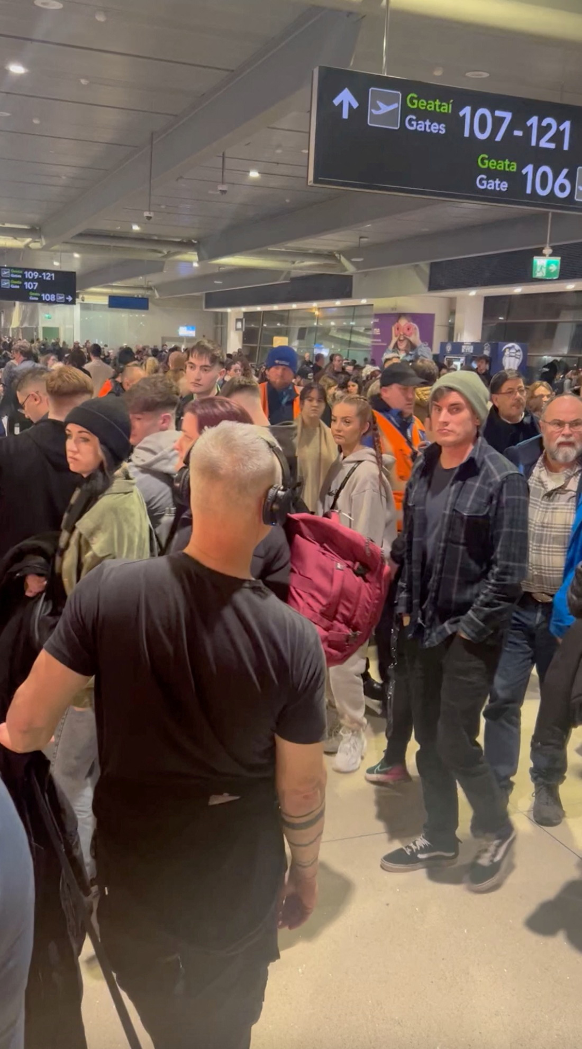 Crowds at Dublin Airport on Sunday night, after flights were cancelled (VICKY JOHNSON via REUTERS)