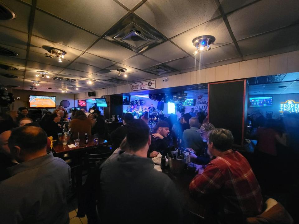 342 Bar & Grill in Dearborn Heights opened in 2018 and is owned by Jim Nikou. Weekly entertainment, fish fry Fridays, inexpensive food and buckets of beer keep the place busy.