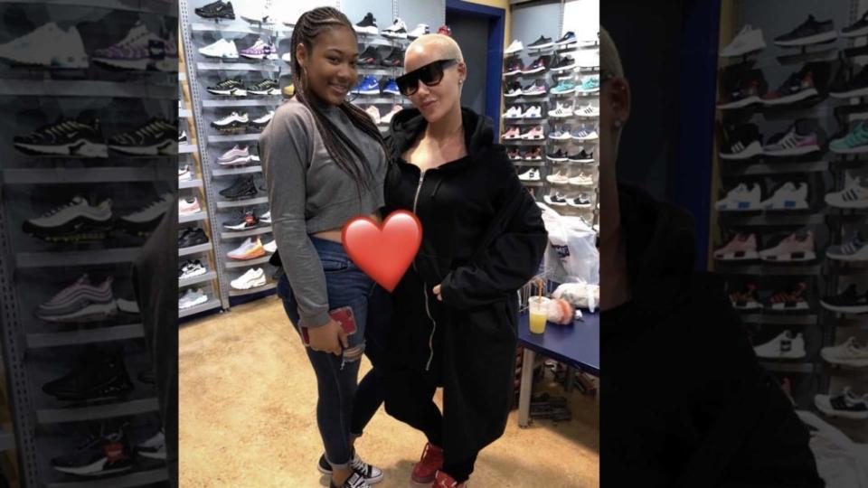 <p>Muva is pregnant with baby #2! Amber Rose announced she’s expecting a son with boyfriend Alexander “AE” Edwards on Wednesday. Sharing a photo while getting an ultrasound, she revealed her baby bump. “@ae4president and I are SUPER excited to announce that we have a Sweet little Baby Boy on the way!” Amber wrote. As expected, […]</p> <p>The post <a rel="nofollow noopener" href="https://theblast.com/amber-rose-pregnant-alexander-edwards/" target="_blank" data-ylk="slk:Amber Rose Just Announced She’s Pregnant With a Baby Boy;elm:context_link;itc:0;sec:content-canvas" class="link ">Amber Rose Just Announced She’s Pregnant With a Baby Boy</a> appeared first on <a rel="nofollow noopener" href="https://theblast.com" target="_blank" data-ylk="slk:The Blast;elm:context_link;itc:0;sec:content-canvas" class="link ">The Blast</a>.</p>