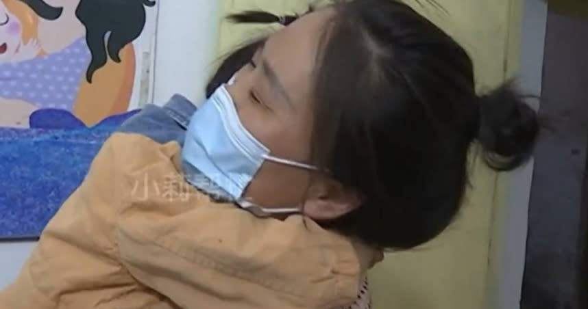 中國一名保母幫忙照顧小孩3年。（圖／翻攝自小莉幫忙微博）