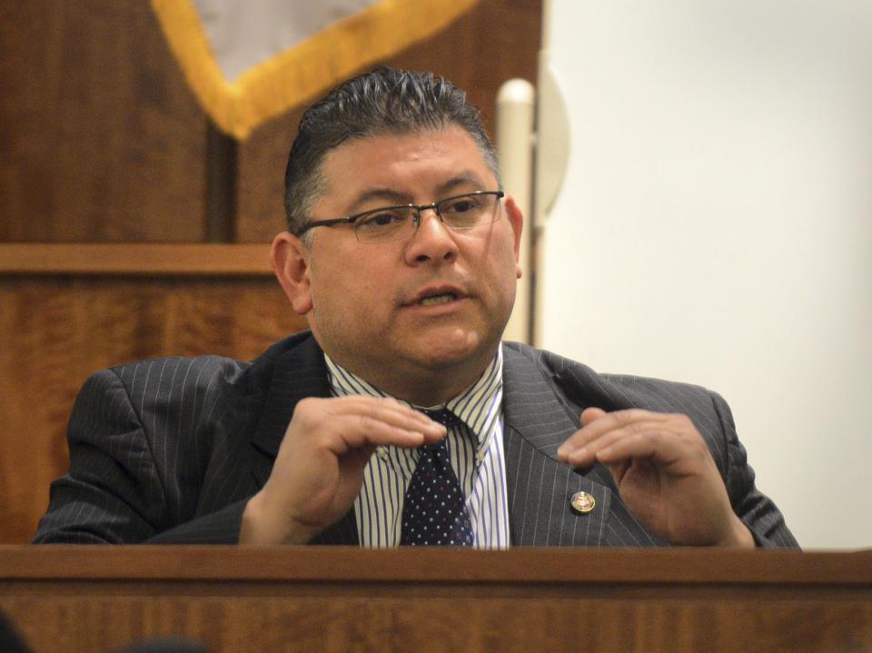 Witness Ricardo Leal, a Record Custodian with Sprint Telecommunications testifies during the murder trial of National Football League player Aaron Hernandez in Bristol County Superior Court in Fall River, Massachusetts February 27, 2015. Hernandez is accused of murdering Odin Lloyd, a semi-professional football player who was dating his fiancee's sister. REUTERS/Ted Fitzgerald/Pool (UNITED STATES - Tags: CRIME LAW SPORT FOOTBALL)