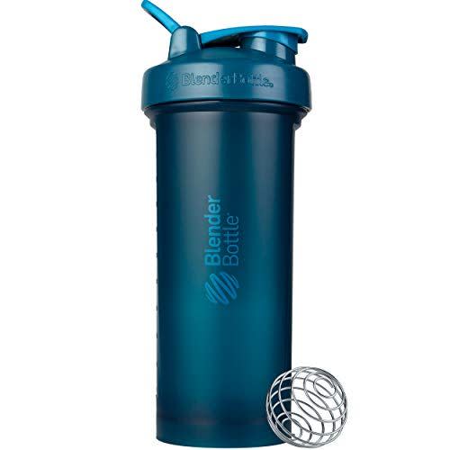 4) BlenderBottle Classic V2 Shaker Bottle