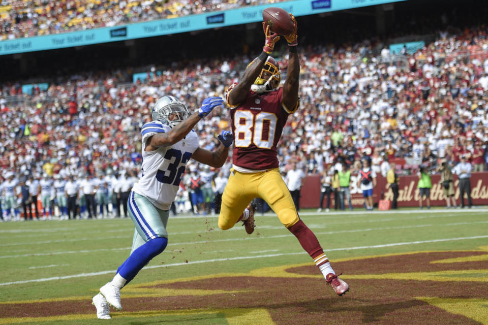 Jamison Crowder pulls in a touchdown pass