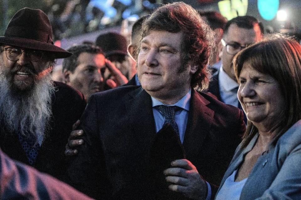 El giro político más sorprendente en la región fue el que llevó al poder en Argentina a Javier Milei.