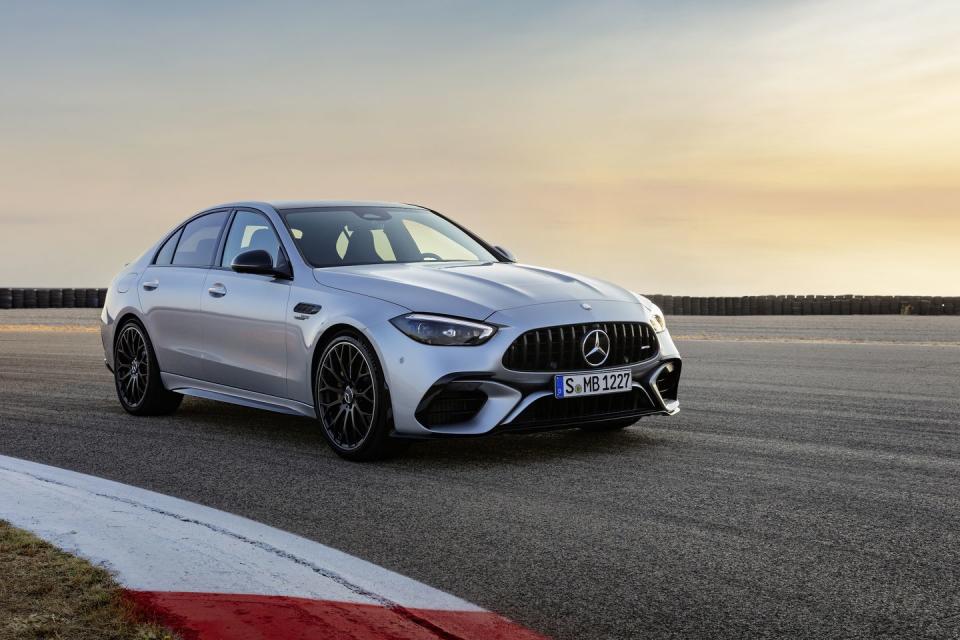 <p>The 400-volt battery system in the C 63 S E Performance uses coolant that flows around all 560 individual cells. AMG promises this design will keep the battery in a "consistent, optimal, operating temperature window, no matter how often it is charged or discharged."</p>
