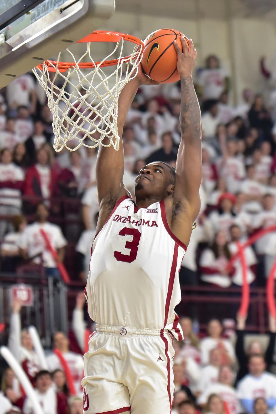 Oklahoma guard Otega Oweh dunks the ball during the first half of Thursday's game against Arkansas-Pine Bluff.