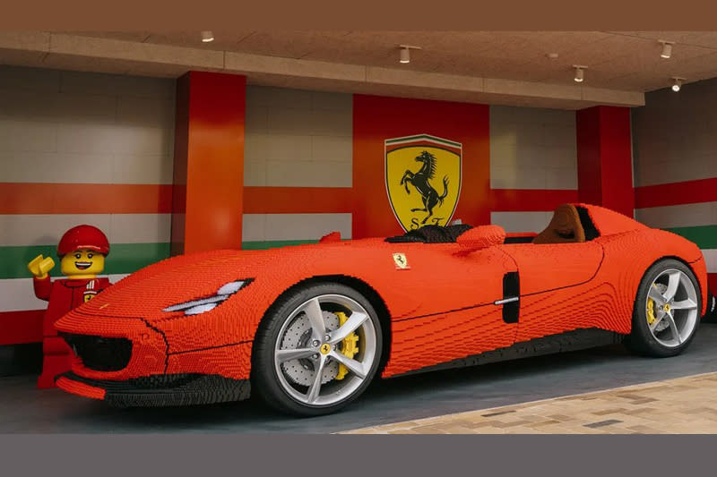 Lego在丹麥的樂高樂園展出1:1 Ferrari Monza SP1模型。