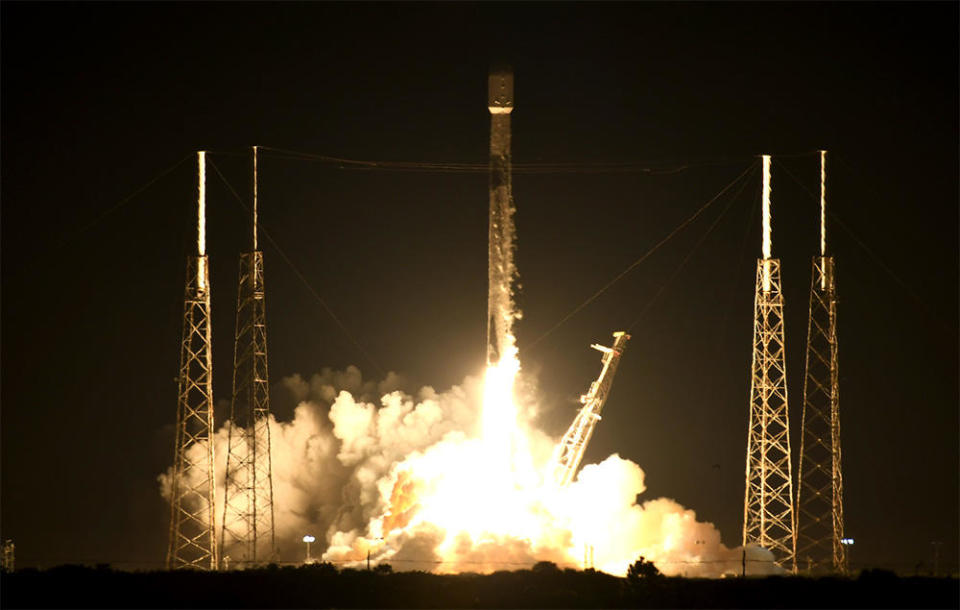 A SpaceX Falcon 9 rocket blasts off from the Cape Canaveral Space Force Station carrying 48 Starlink internet relay stations and two BlackSky Earth-imaging satellites. / Credit: William Harwood/CBS News