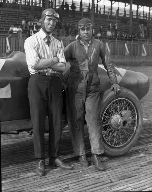 Jimmy Murphy (left) and his riding mechanic Ernie Olson, circa 1920.