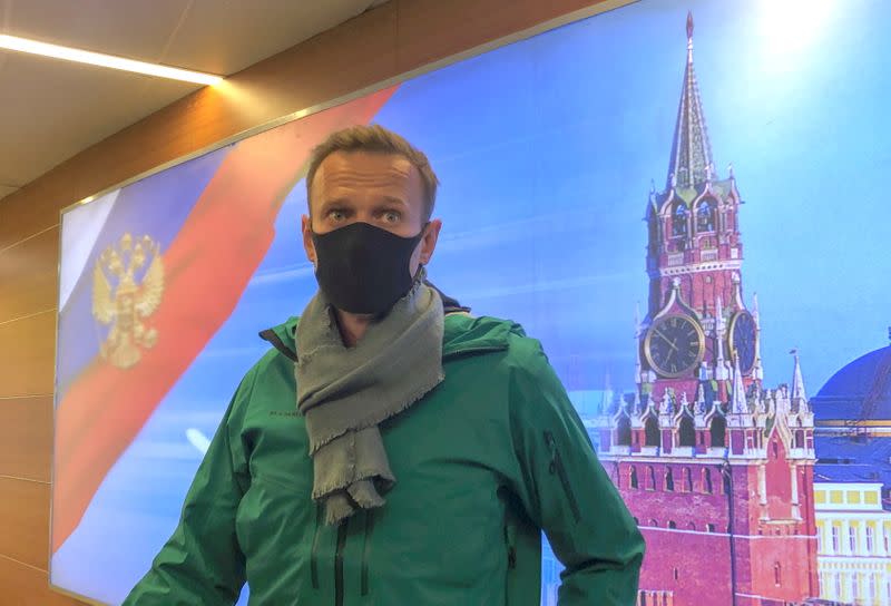 Russian opposition leader Alexei Navalny arrives in Moscow