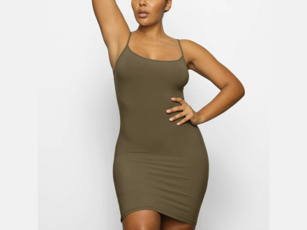 I'm plus-size – I tried Skims for the first time, the underwear snatched me  and I'm going to 'live in' the lounge dress