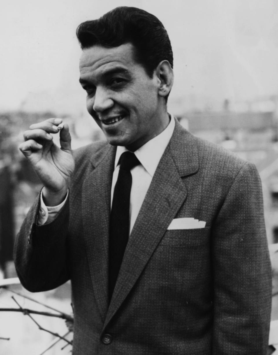 Cantinflas en Londres en 1955. (Photo by Douglas Miller/Keystone/Getty Images)