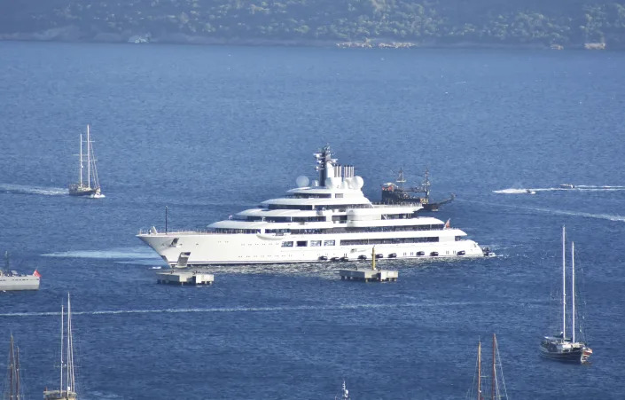 Scheherazade, which costs an estimated $700 million, boasts not one but two helicopter decks.
