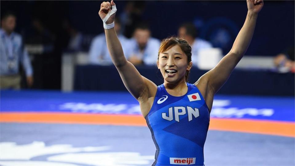 巴黎奧運／日本角力女神「超粗麒麟臂」轟炸！私下真面目判若兩人…網暈：太萌