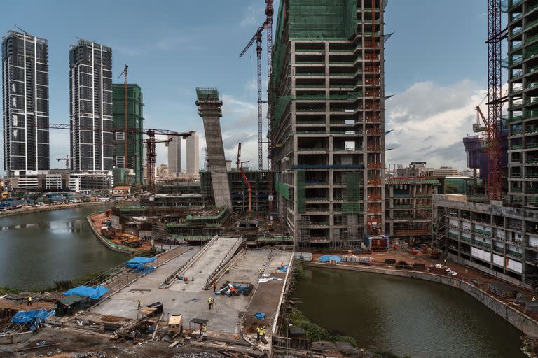 Un proyecto de construcción con capitales chinos en Colombo, Sri Lanka.