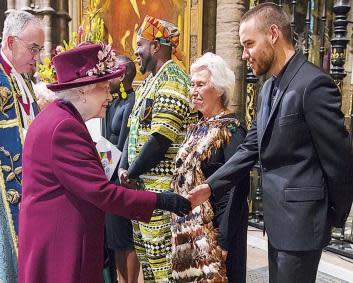 Queen Elizabeth II meets British singer Liam Payne after the Commonwealth Service at Westminster Abbey (Getty Images)