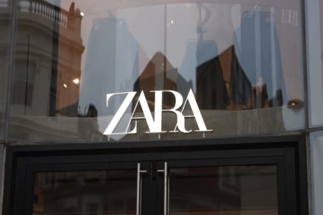 Zara pulls advert after 'misunderstanding' amid complaints it