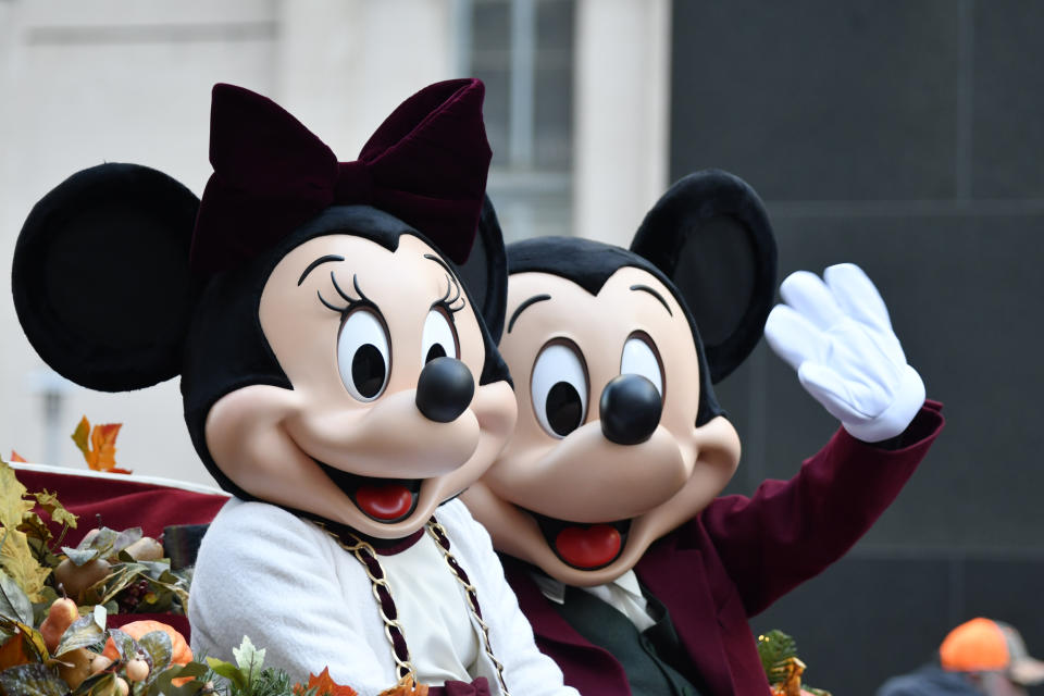 Mickey und Minnie Maus feierten Thanksgiving bei einer Parade in den USA. (Bild: Getty Images).