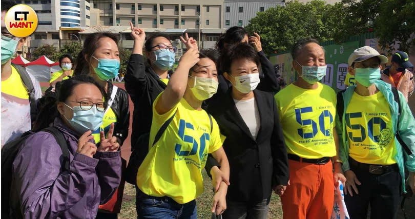 台中市目前由藍營的盧秀燕擔任市長，但對於是否支持刪Q罷免，她直到投票前一週仍未表態。（圖／黃鵬杰攝）