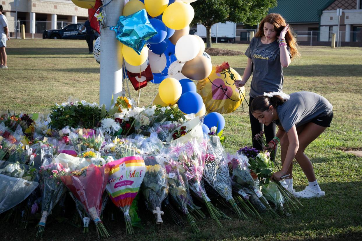 <span>A makeshift memorial outside Apalachee high school for the victims of a shooting in Winder, Georgia, on Thursday.</span><span>Photograph: Robin Rayne/Zuma Press Wire/Rex/Shutterstock</span>