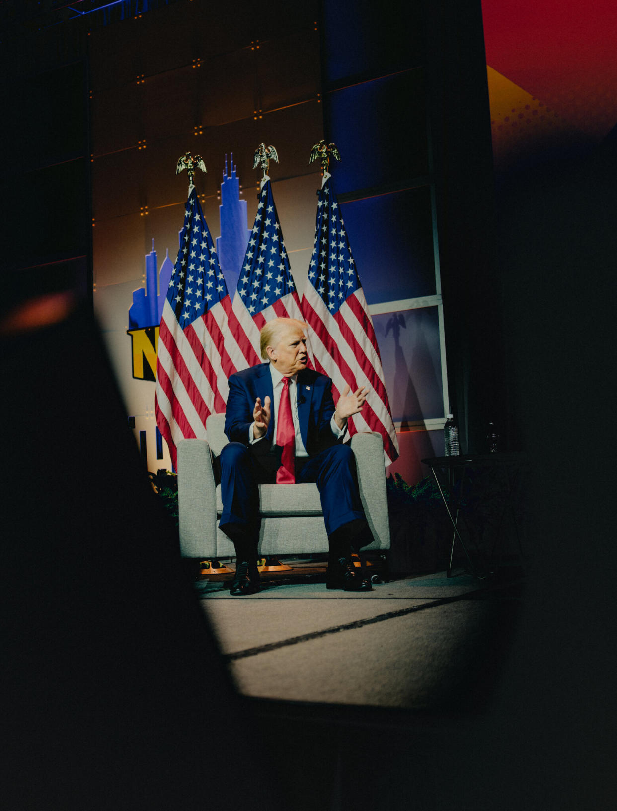 El expresidente Donald Trump el miércoles durante su participación en la Convención de la Asociación Nacional de Periodistas Negros en Chicago. (Akilah Townsend/The New York Times)