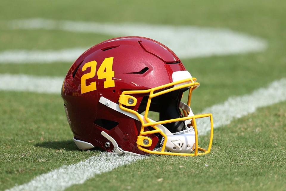 a helmet for the national football team from washington dc