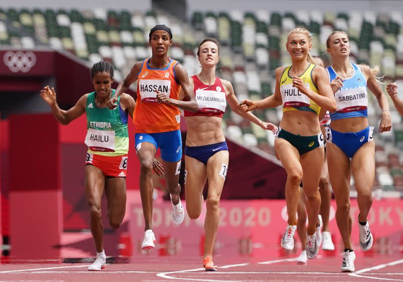 Athletics - Women's 1500m - Round 1