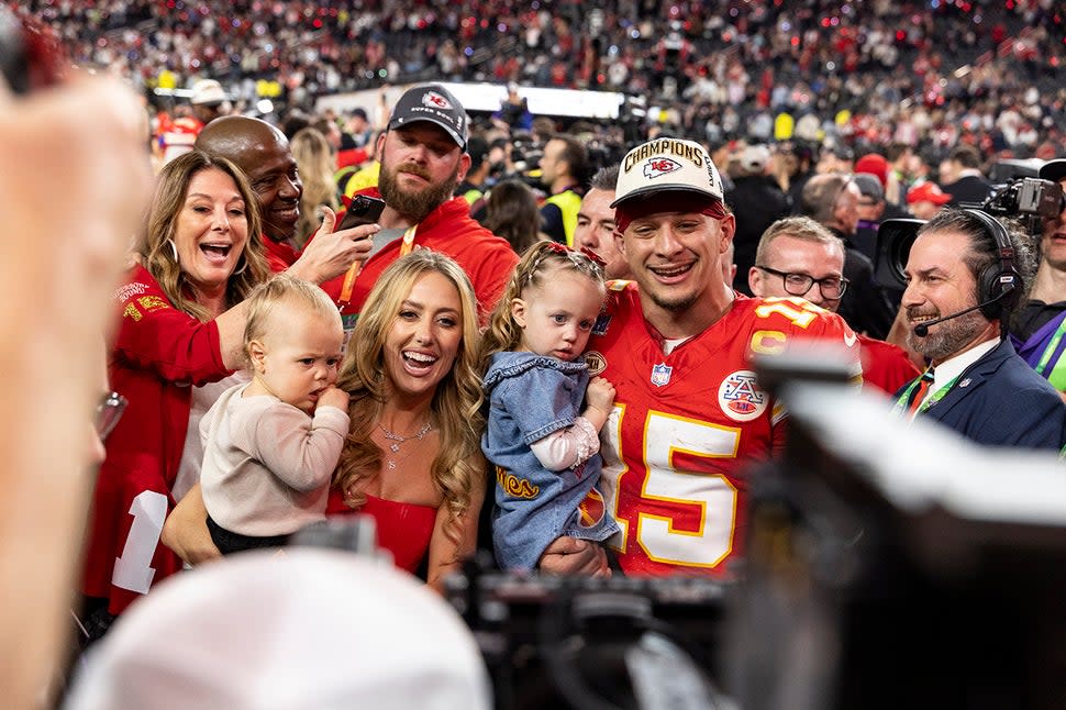 Brittany Mahomes and Patrick Mahomes with kids