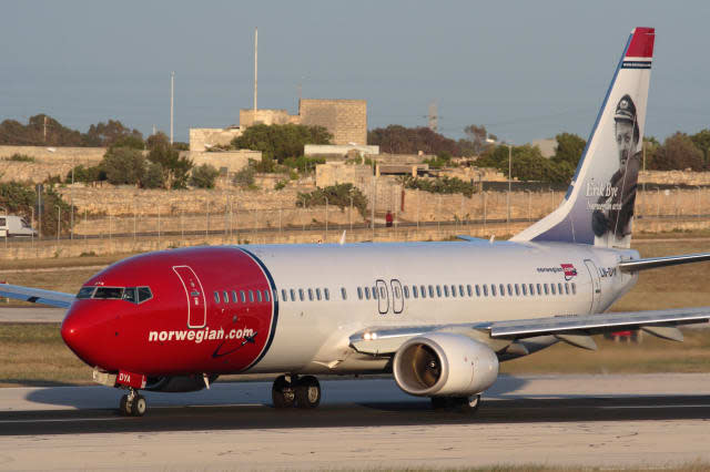 Norwegian Air Shuttle Boeing 737-800 taking off