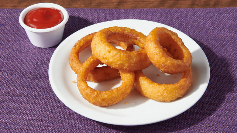 plate of Denny's onion rings 