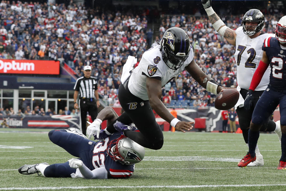 Despite weeks of intrigue surrounding Ravens QB Lamar Jackson's injury,  teammates hope he'll lead them into future – Sun Sentinel