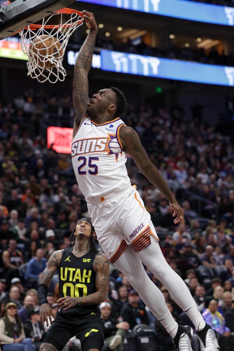 Nov 19, 2023; Salt Lake City, Utah, USA; Phoenix Suns forward Nassir Little (25) dunks against the Utah Jazz during the first quarter at Delta Center. Mandatory Credit: Chris Nicoll-USA TODAY Sports