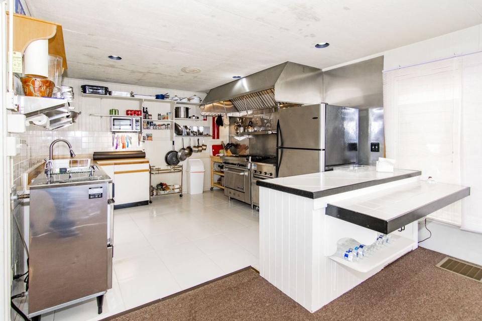 12) A Catering Kitchen is Perfect For Large Events