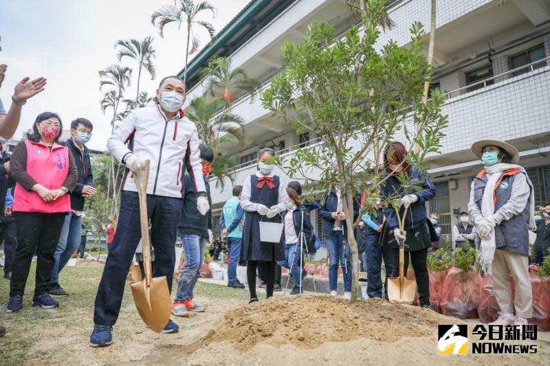 ▲新北市長侯友宜今（21）日出席「校園生態植樹計畫，給鳥兒唱歌飛翔的家」活動。（圖／記者陳志仁攝，2021.03.21）