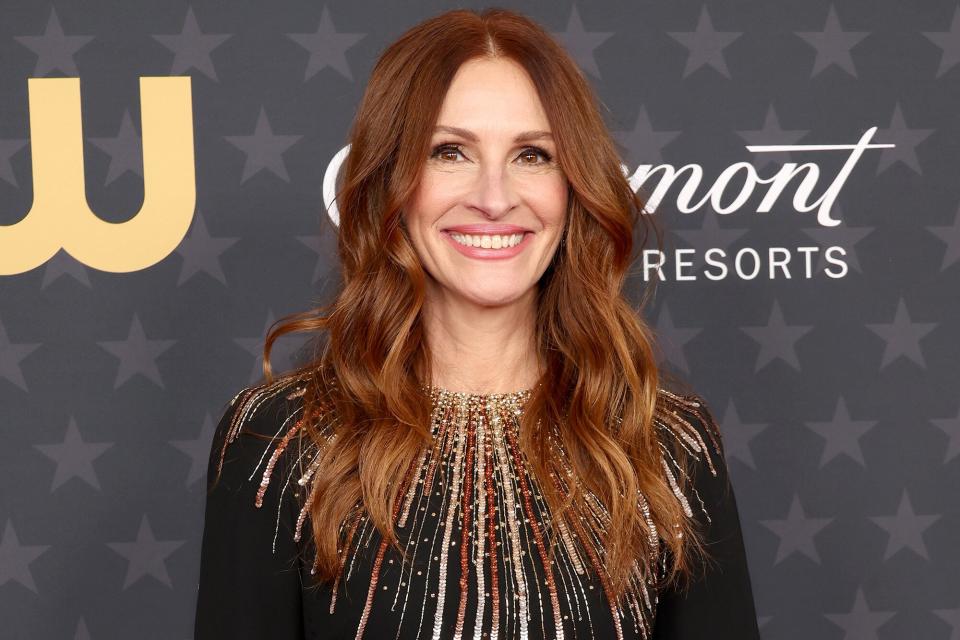 ulia Roberts attends the 28th Annual Critics Choice Awards at Fairmont Century Plaza on January 15, 2023 in Los Angeles, California.