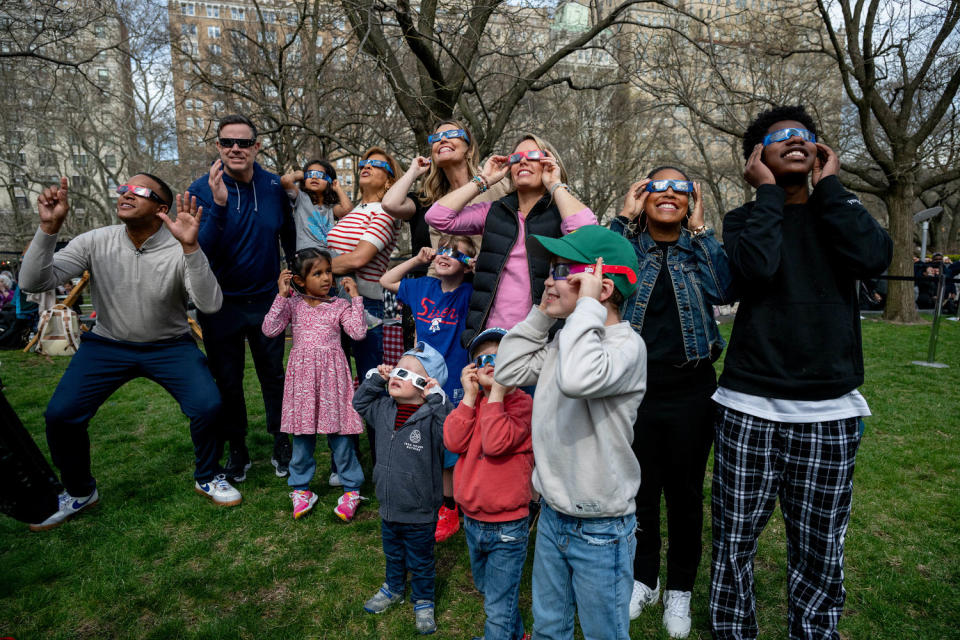 TODAY anchors watch the eclipse (Nathan Congleton / TODAY)